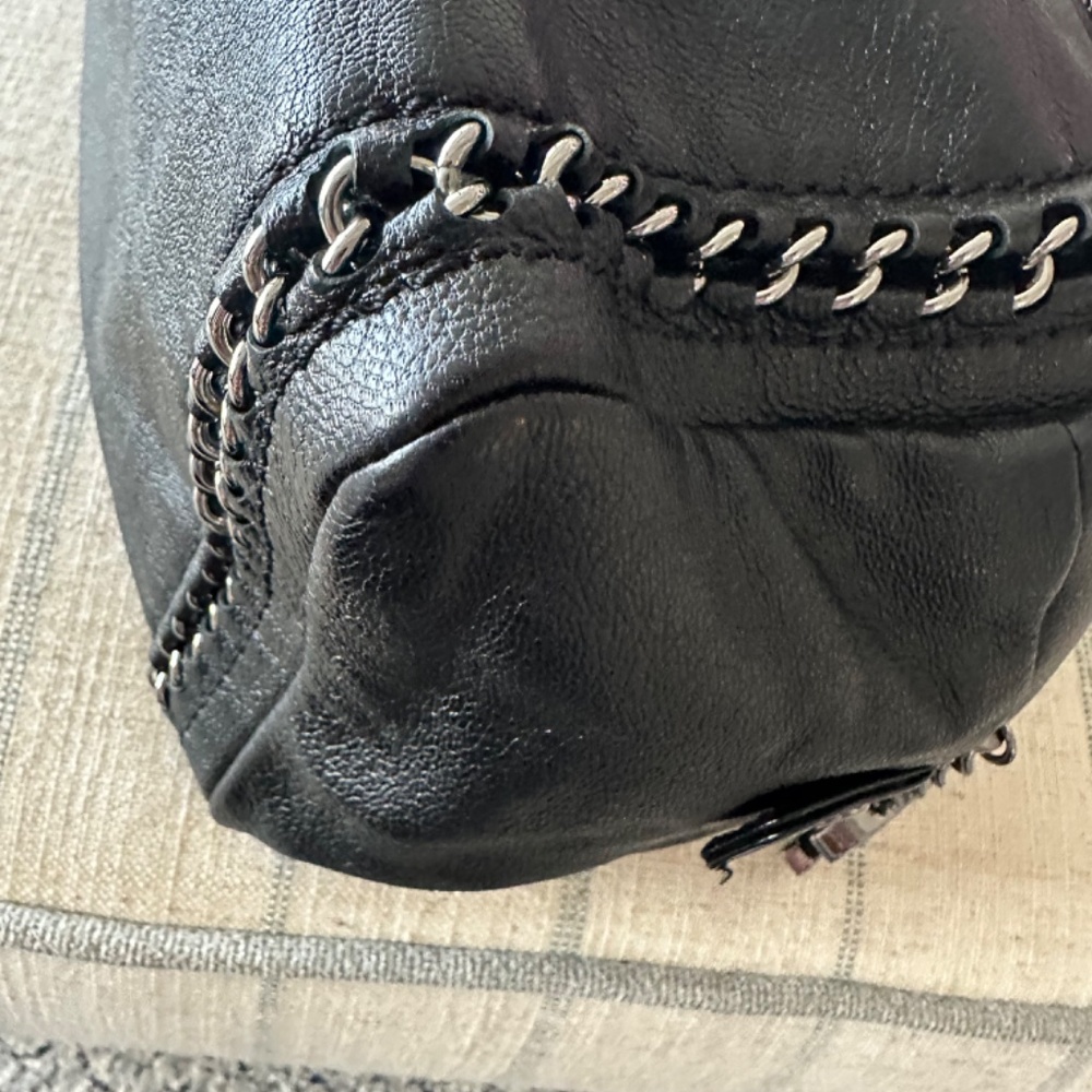 Chanel Luxe Ligne Bowler - Picture 15 of 16